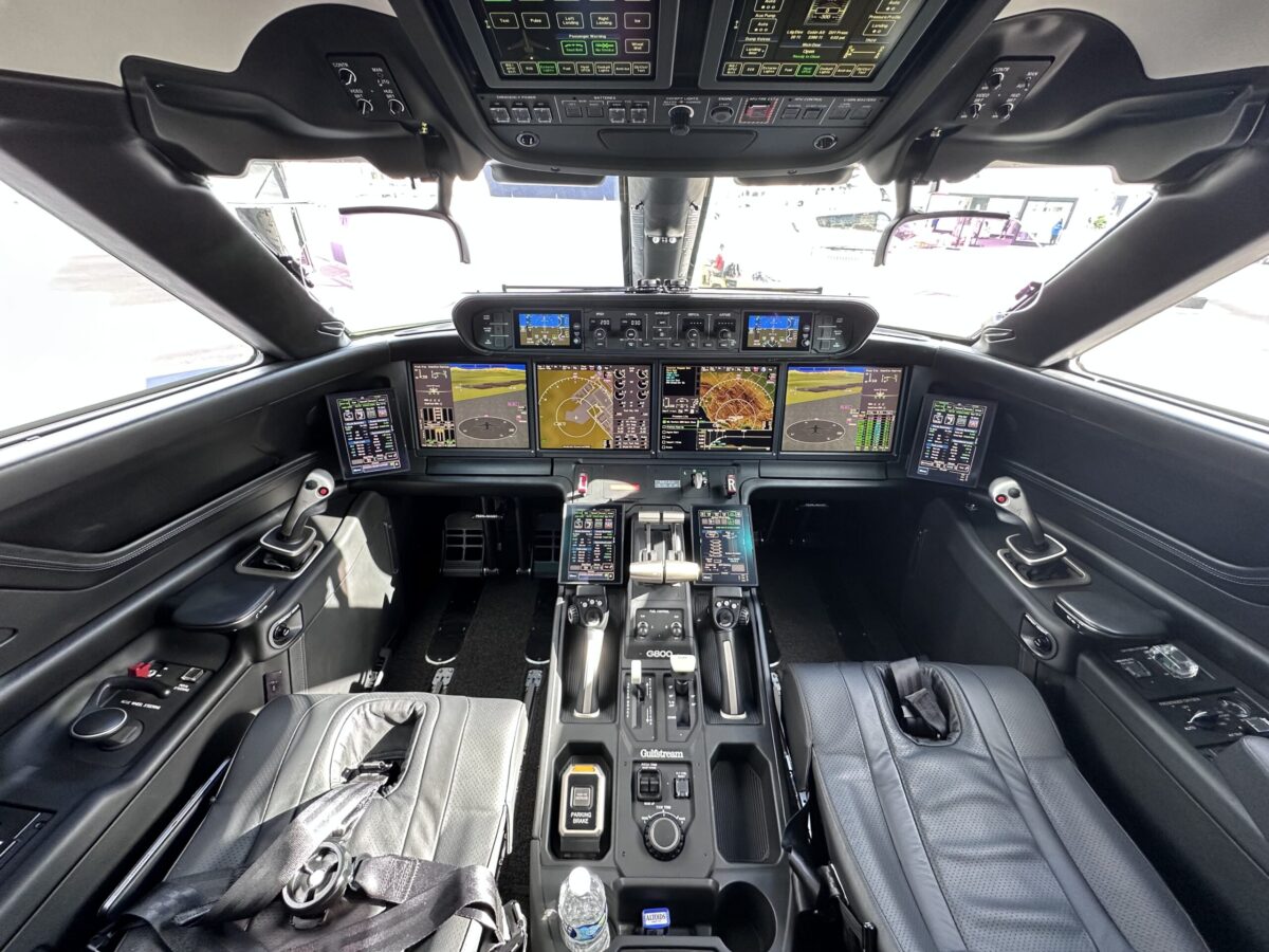 G800 cockpit