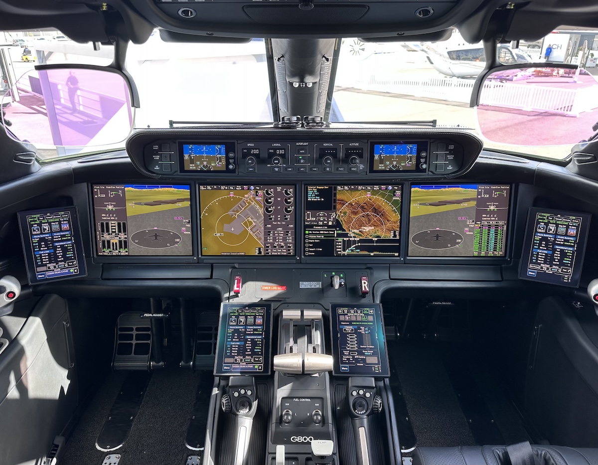 G800 flight deck