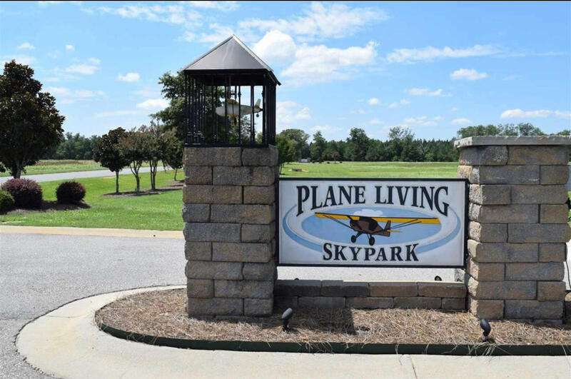 1 Acre Taxiway Lot Adjacent to Plane Living Skypark